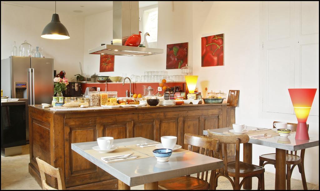 La Maison Rouge D'Uzes B&B Εξωτερικό φωτογραφία