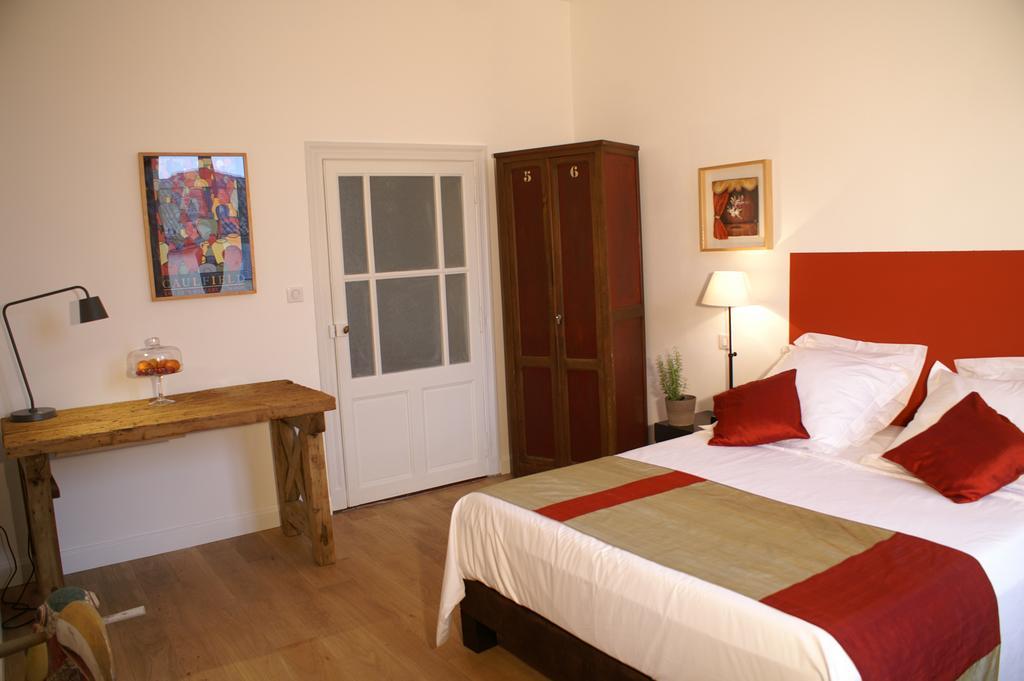 La Maison Rouge D'Uzes B&B Εξωτερικό φωτογραφία